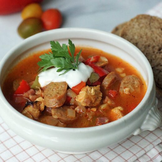 Einfaches Rezept für Soljanka (Topf und Slowcooker)