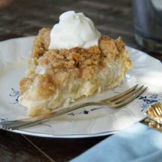 Rhabarberkuchen mit Vanillecreme und Zimtstreuseln (Blech)