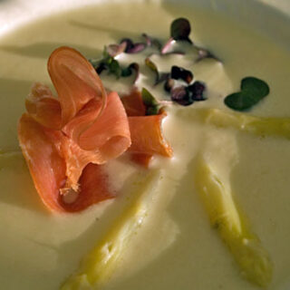 Spargelsuppe mit Brunnenkresse