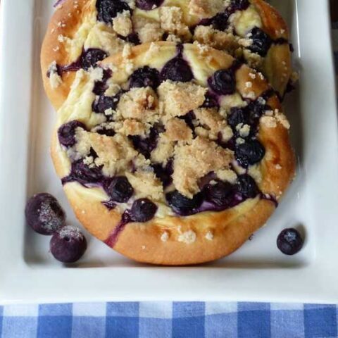 Streuseltaler mit Heidelbeeren
