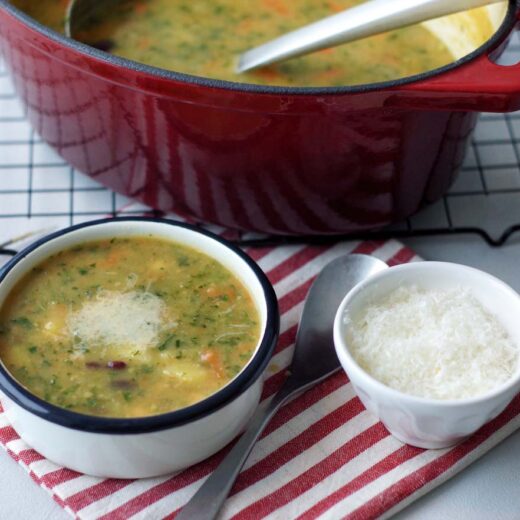 Günstige Suppe aus dem Slowcooker - italienische Bohnensuppe