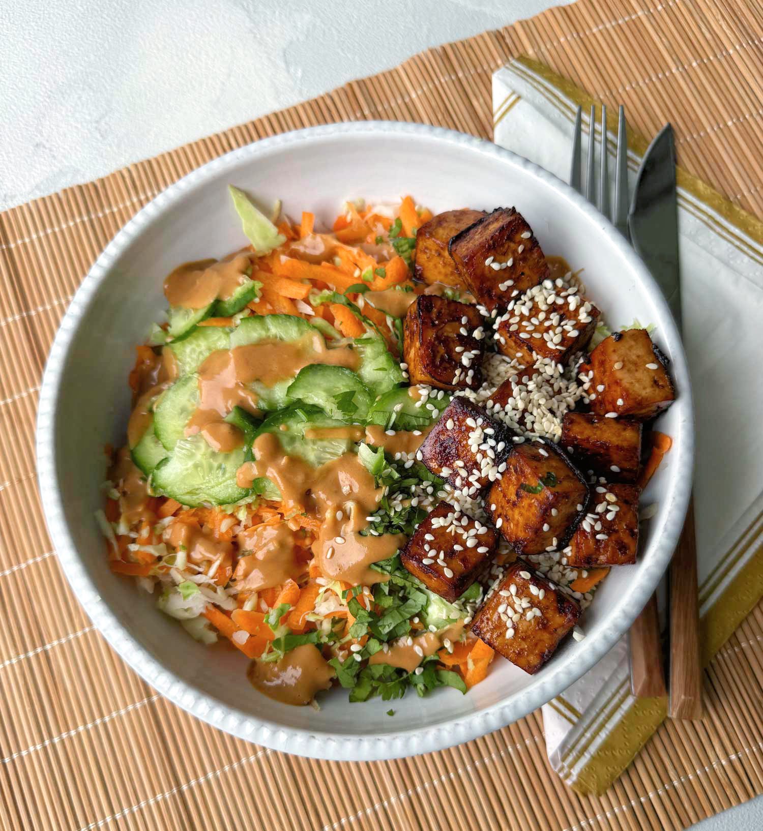 Rezept für Asiasalat mit Erdnuss-Dressing
