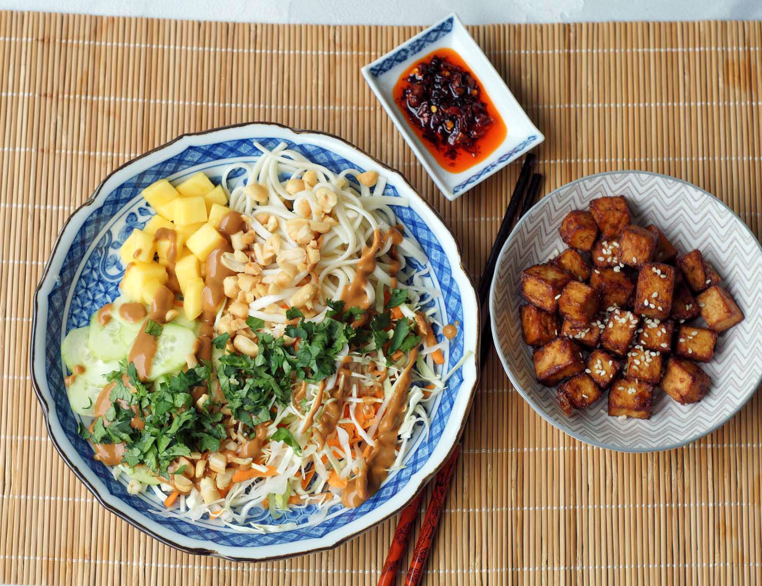 Rezept für Asiasalat mit Erdnuss-Dressing